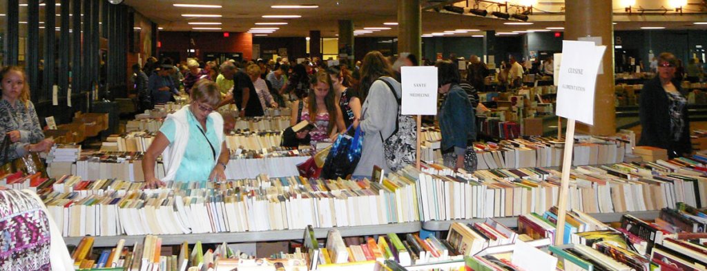 Grande vente de livres à l'école secondaire de la Ruche, Ville de Magog